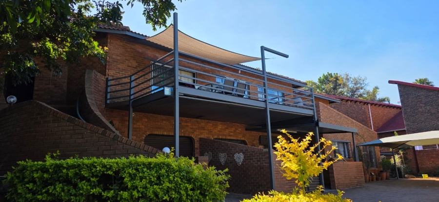 7 Bedroom Property for Sale in Safari Gardens North West